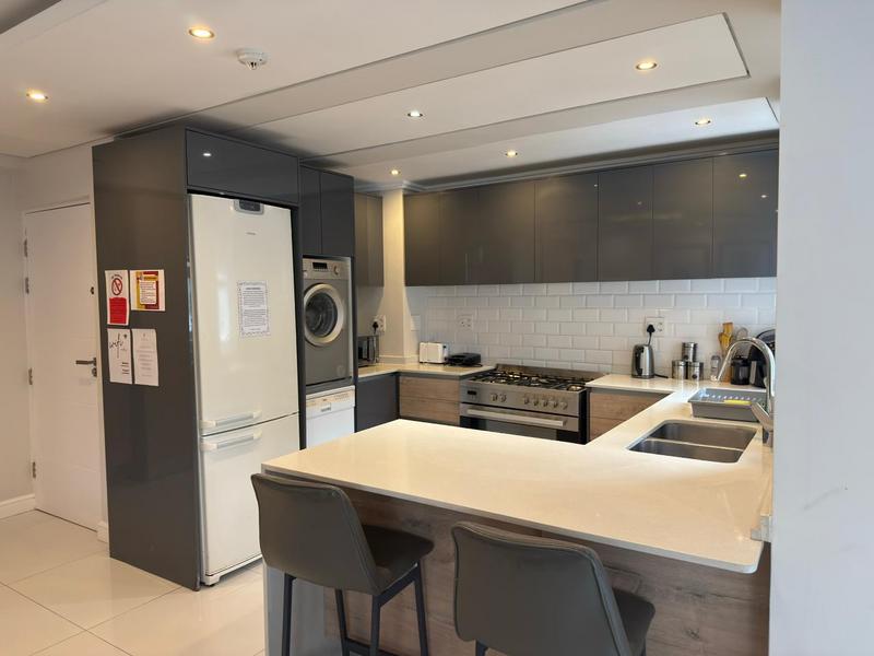 3 Bedroom Property for Sale in Sea Point Western Cape